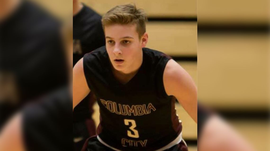 Indiana teen makes it back on the court after devastating accident