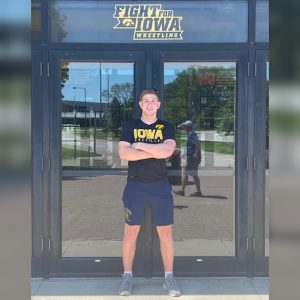 Continuing family legacy, Traverse City’s Simaz will take wrestling talents to Iowa