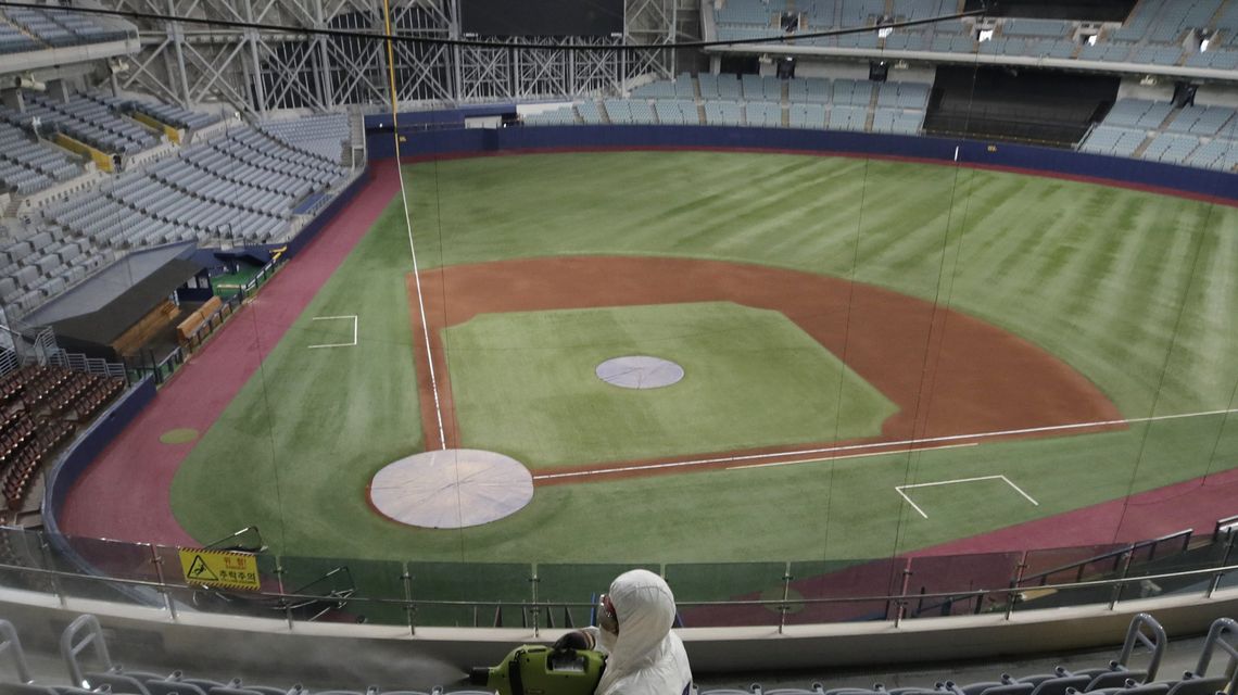 With restrictions, fans set to return to SKorean baseball