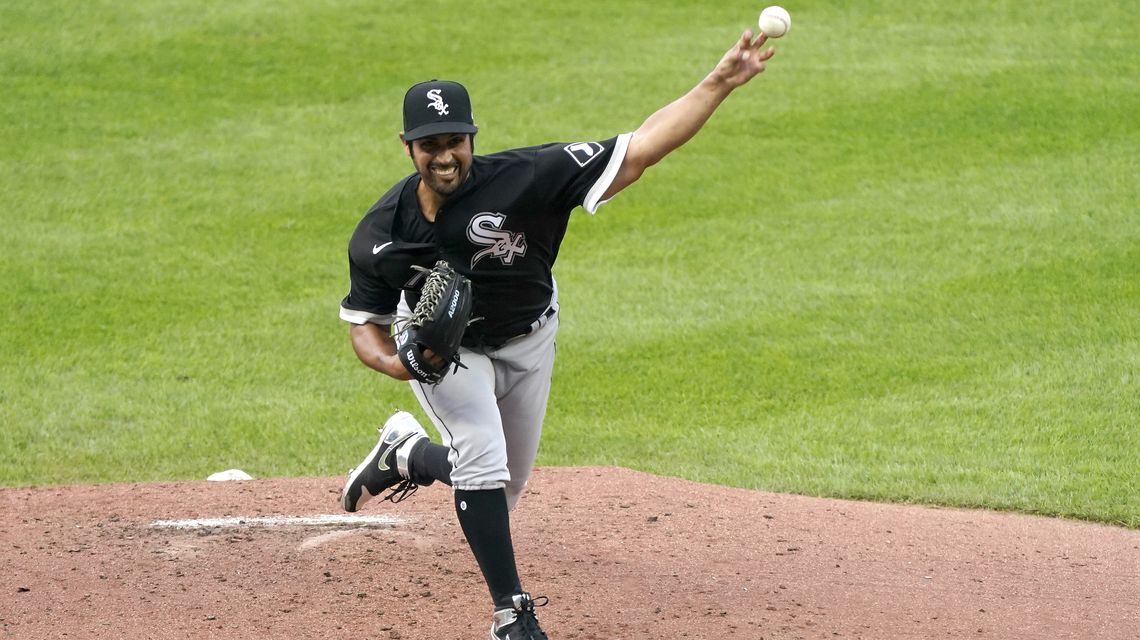 Gio Gonzalez helps pitch White Sox to 11-5 rout of Royals
