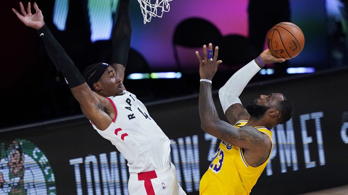 Lowry scores 33 to lead Raptors to 11th straight over Lakers