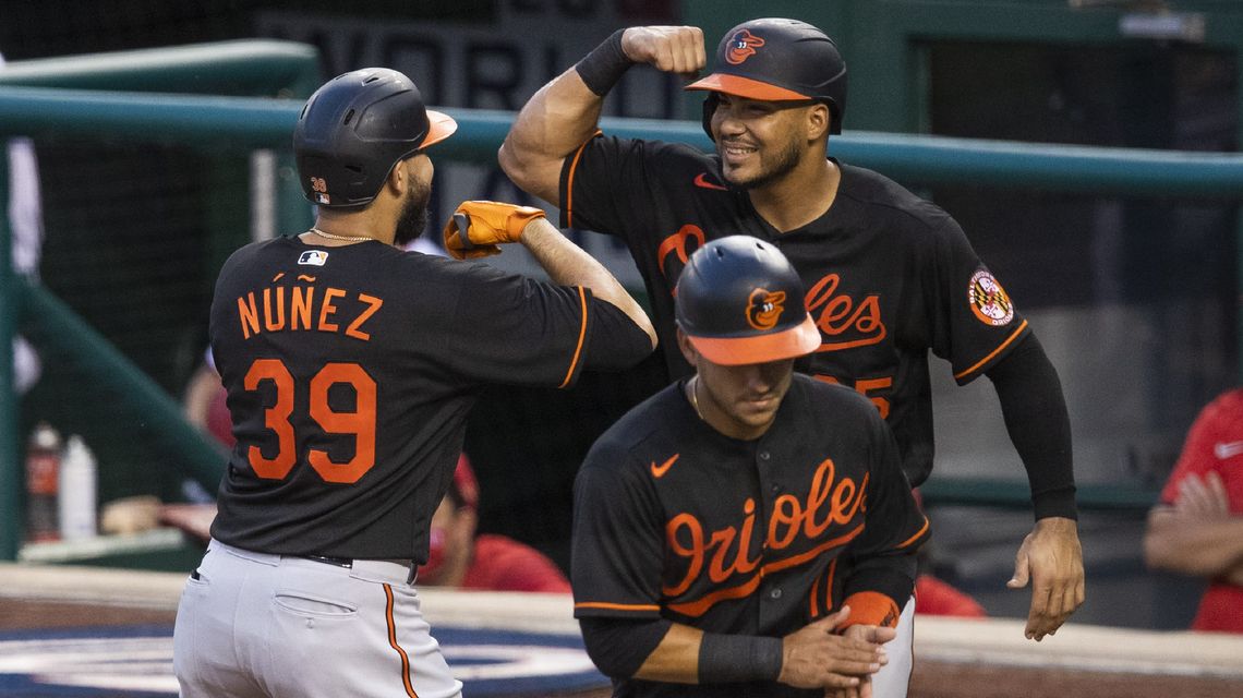 Even Davis gets 2 hits as O’s total 19 in 11-0 win at Nats