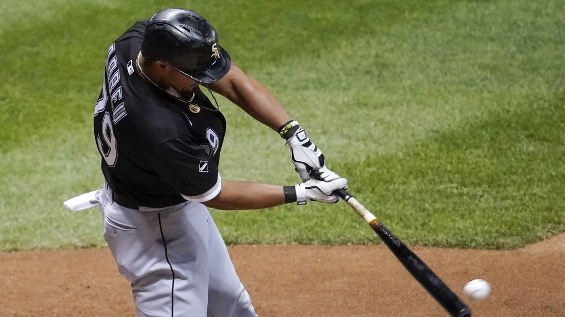 Abreu, White Sox edge Brewers 3-2 for 6th straight victory