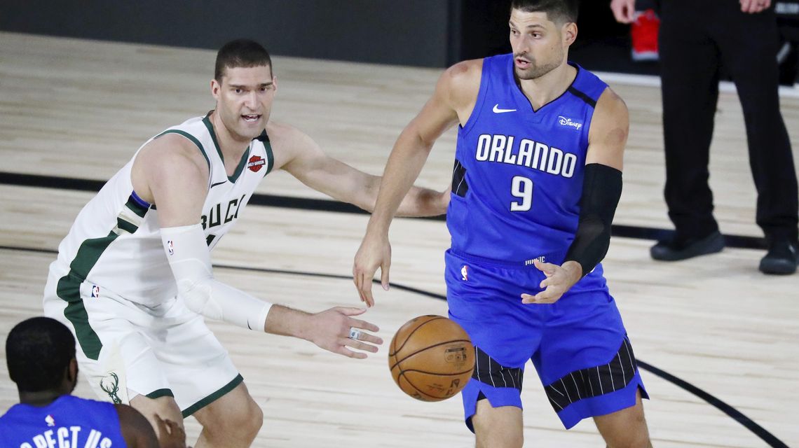 Vucevic, Magic upset top-seeded Bucks in Game 1, 122-110