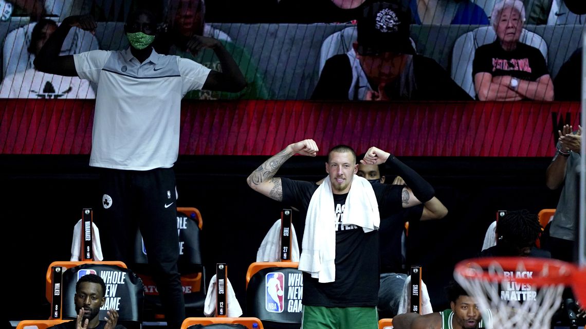 Celtics build 40-point lead, roll past Raptors 122-100