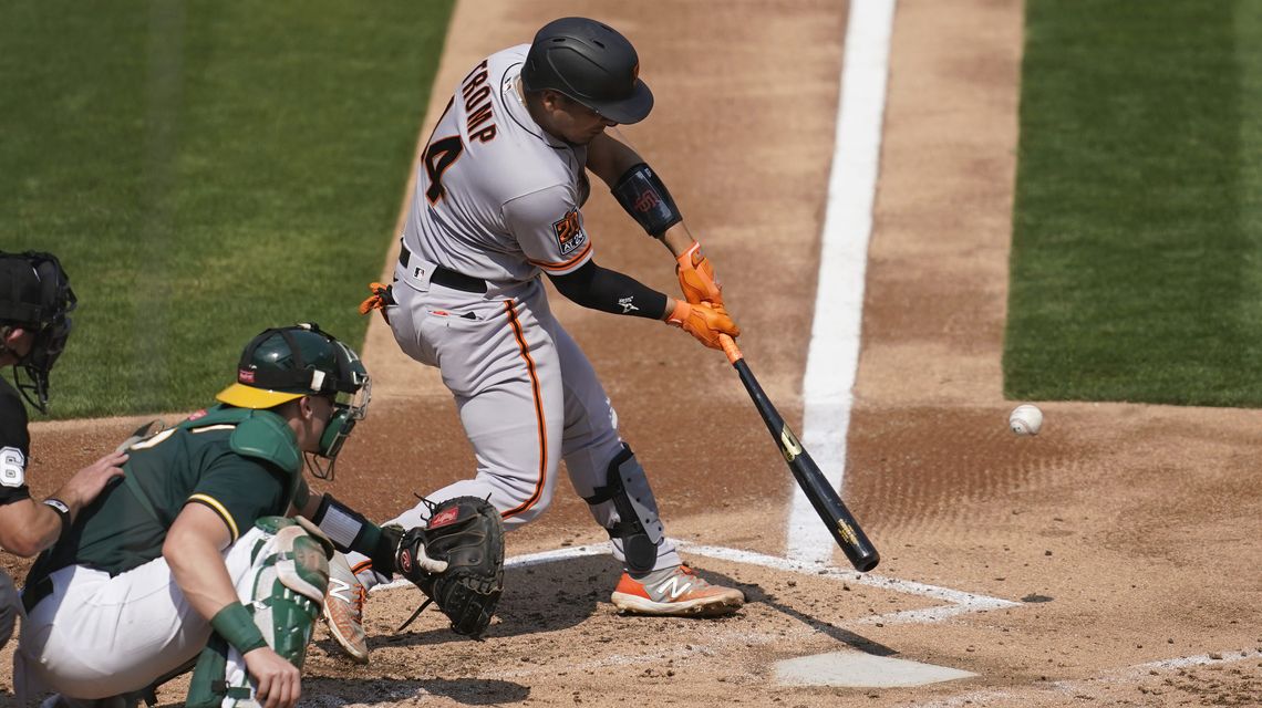 After a pair of shutouts, Giants respond to rout A’s 14-2