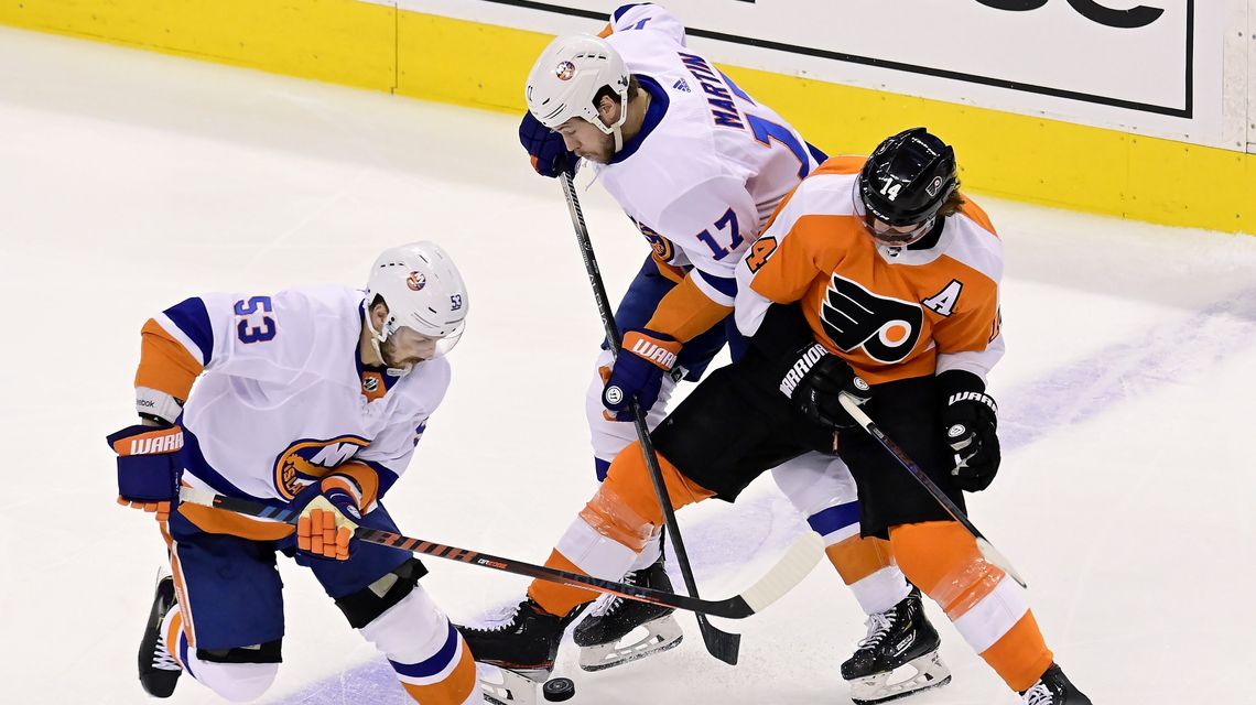Flyers stave off elimination with 4-3 win over Islanders