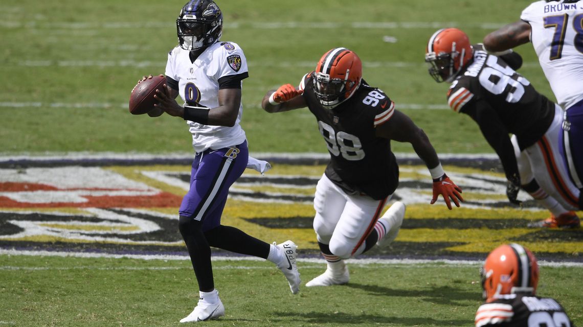 Jackson throws 3 TD passes for Ravens in 38-6 rout of Browns