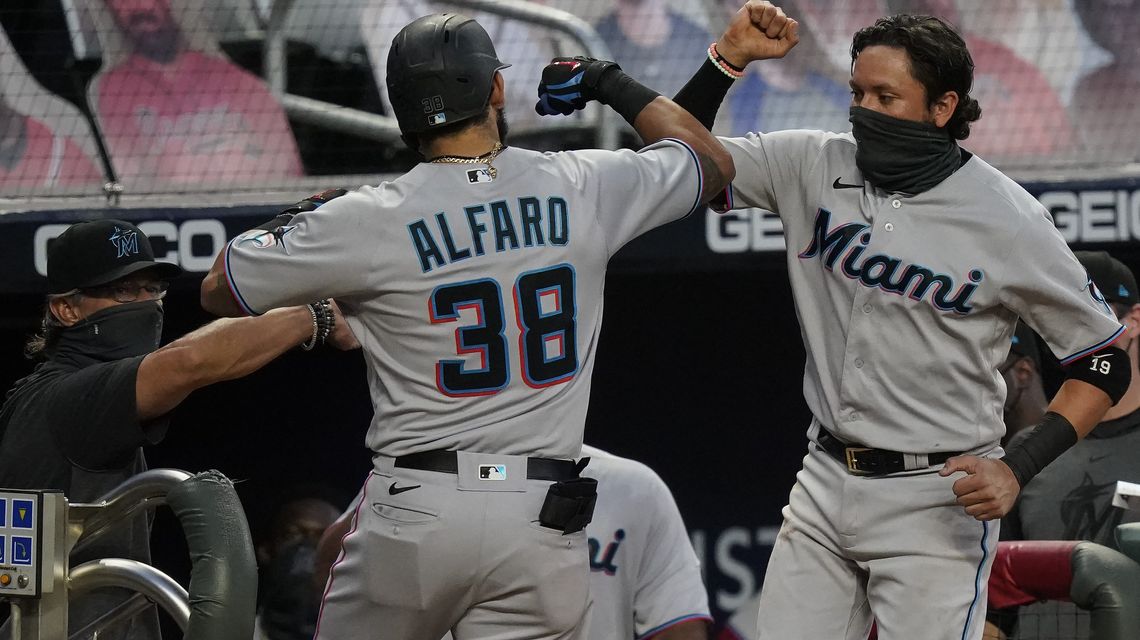 Sánchez, 4 relievers throw 4-hitter as Marlins blank Braves