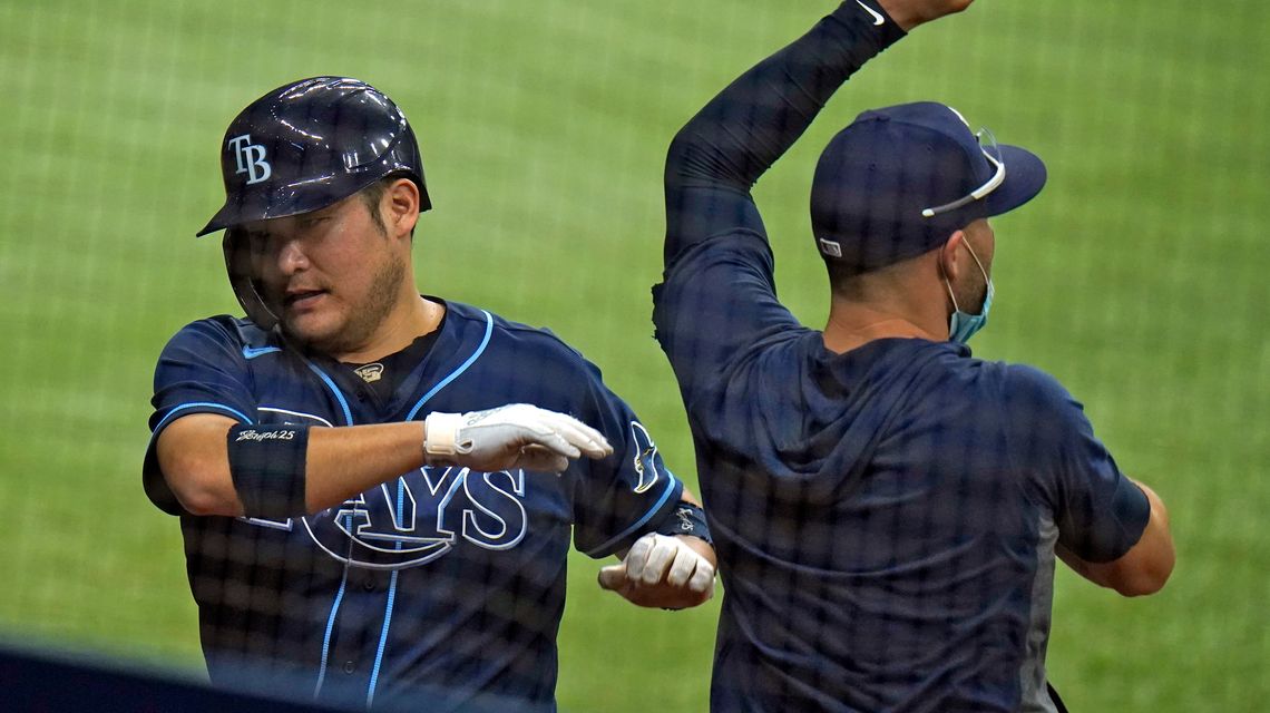 Wendle’s hit in 8th helps Rays ding Phillies’ playoff hopes