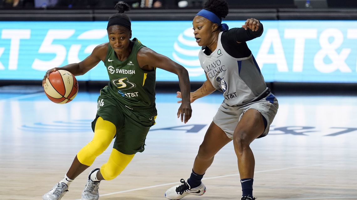 Loyd scores 20 points, Storm beat Lynx for 2-0 series lead