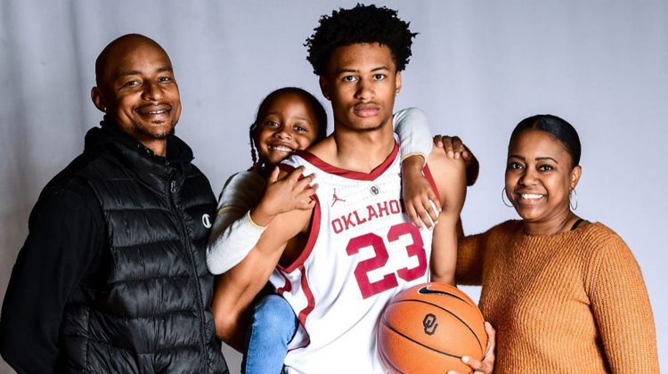 Basketball bond runs deep in Alexander family