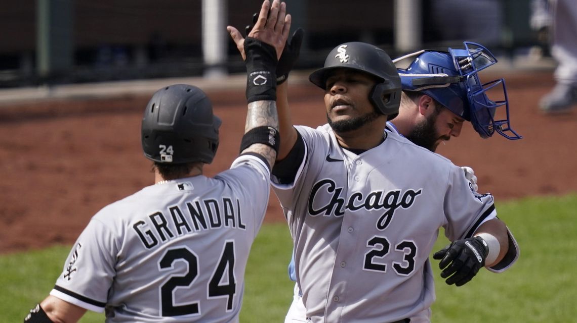 Encarnación homers, White Sox finish 4-game sweep of Royals