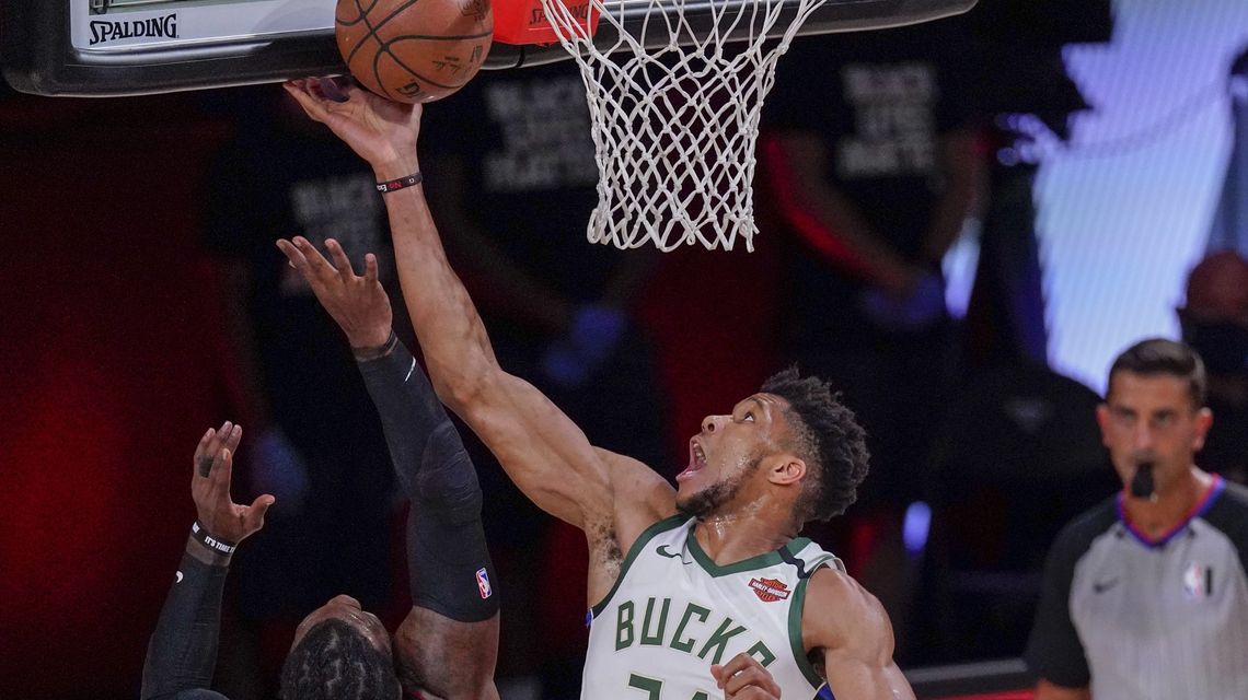 Bucks’ Antetokounmpo leaves Game 4 with ankle injury