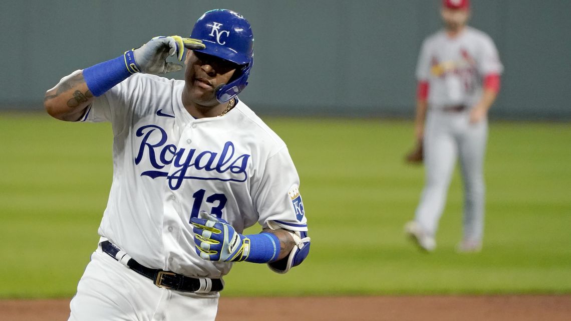 Perez, Cordero power Royals to 12-3 rout of contending Cards