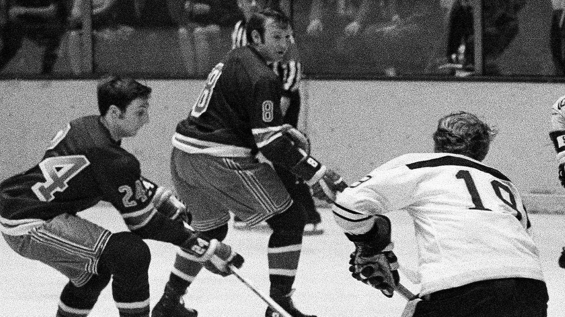 Bob Nevin, won 2 Stanley Cups with Maple Leafs, dies at 82