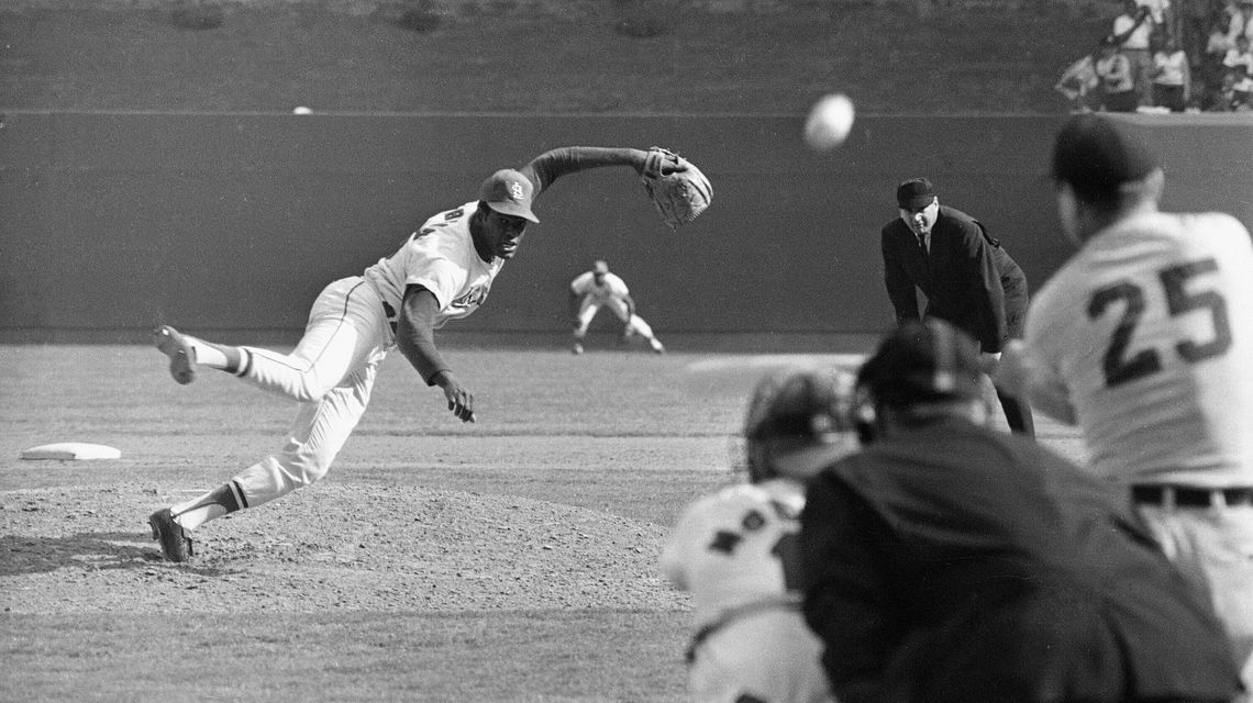 Bob Gibson, Hall of Fame ace for Cardinals, dies at 84