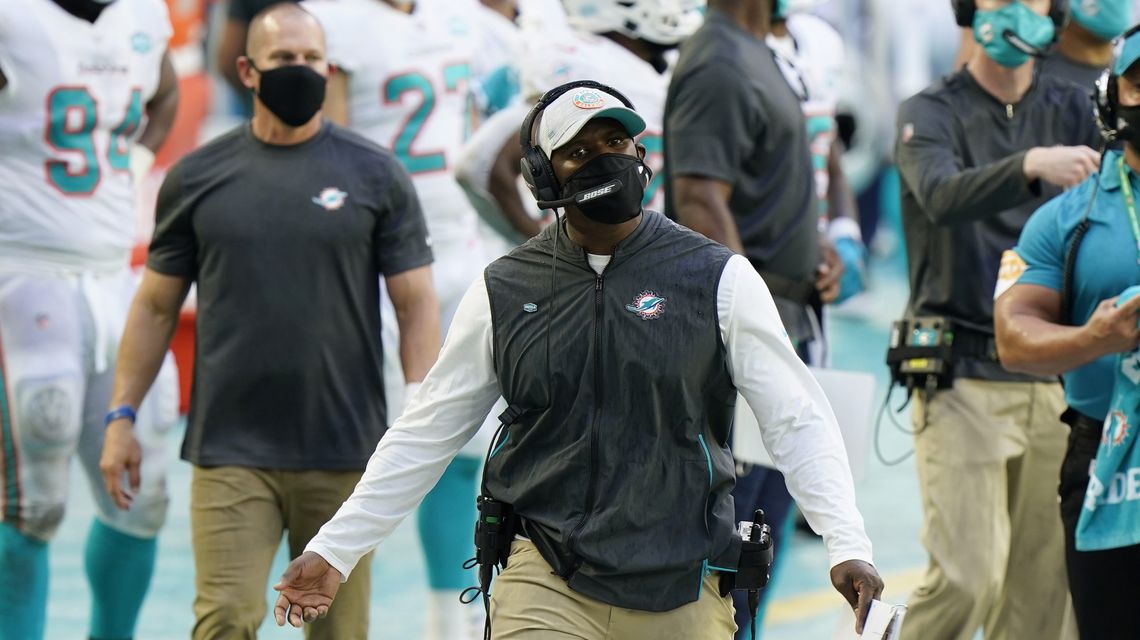 Dolphins reach bye week at .500 for 1st time under Flores