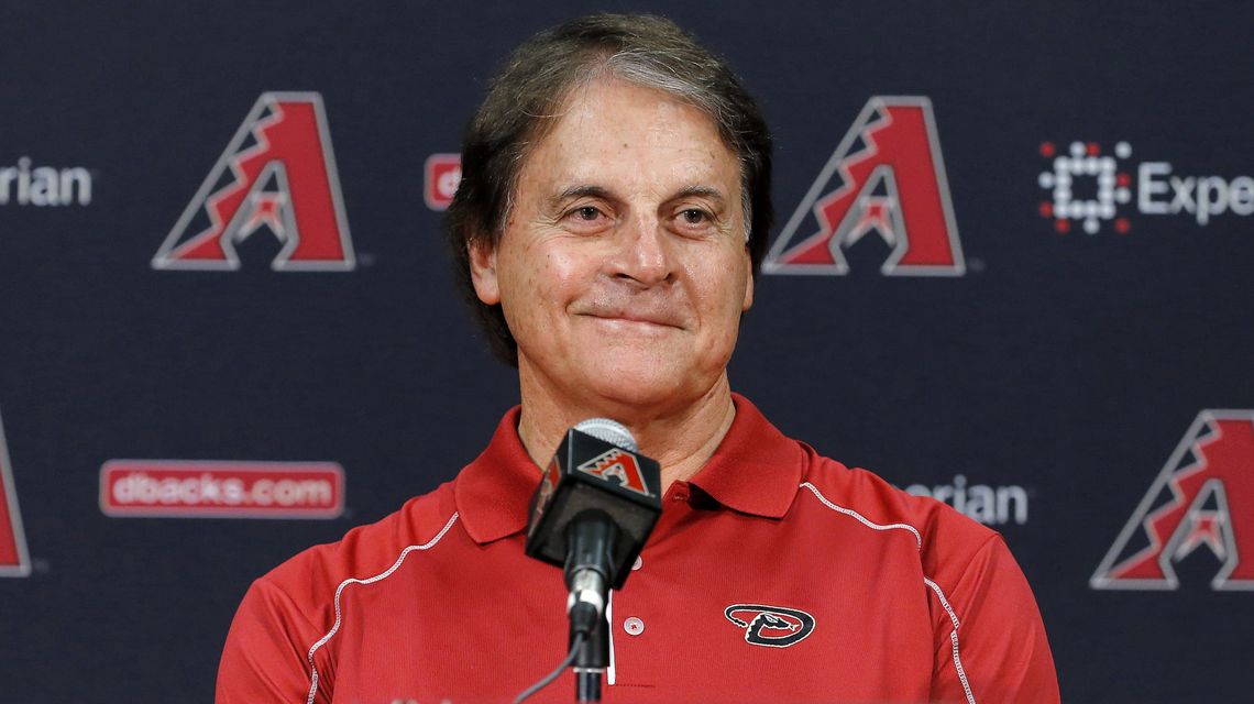 AP source: Angels give White Sox OK to interview La Russa