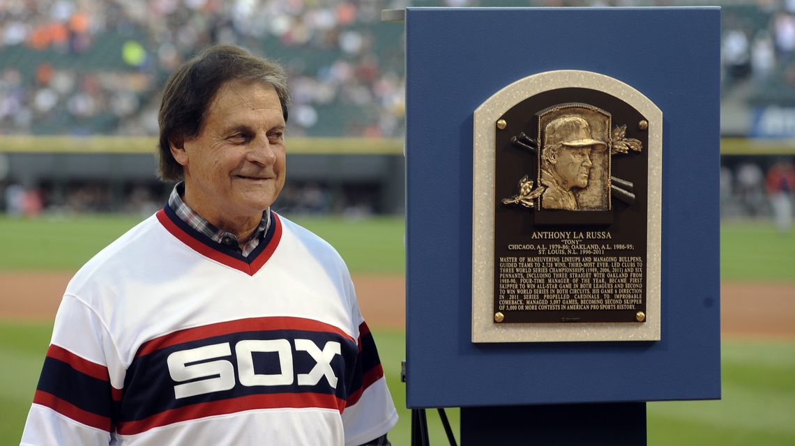 White Sox reunite with La Russa, hire Hall of Fame manager