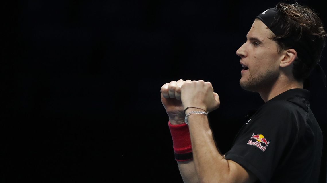 Thiem gets past Djokovic in 3-set semifinal at ATP Finals