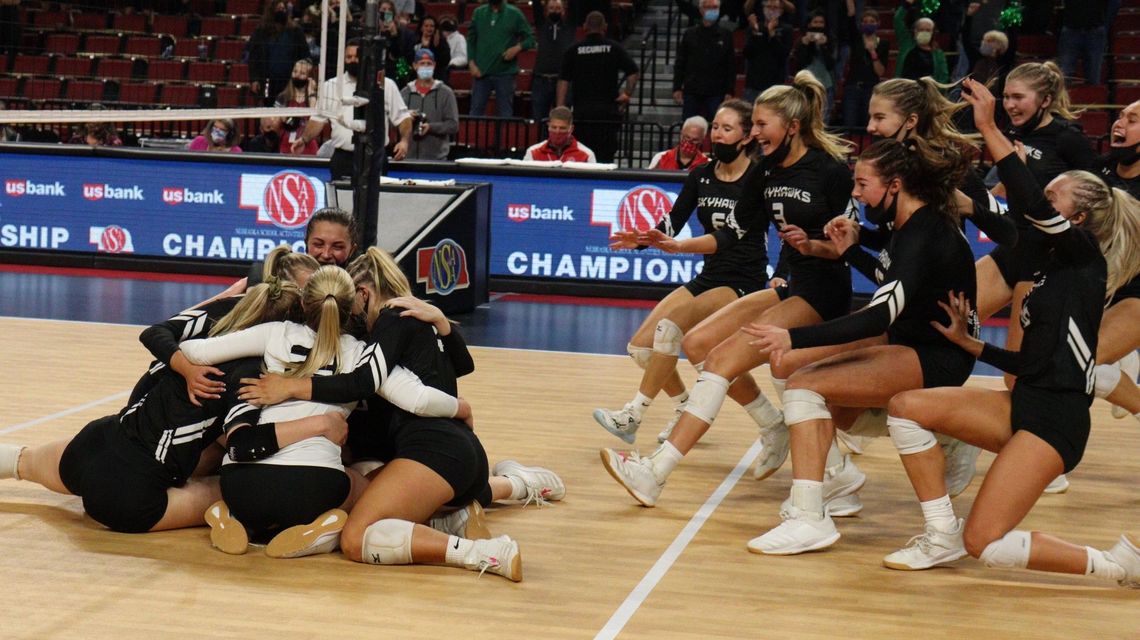 Omaha Skutt volleyball makes history with sixth straight state title