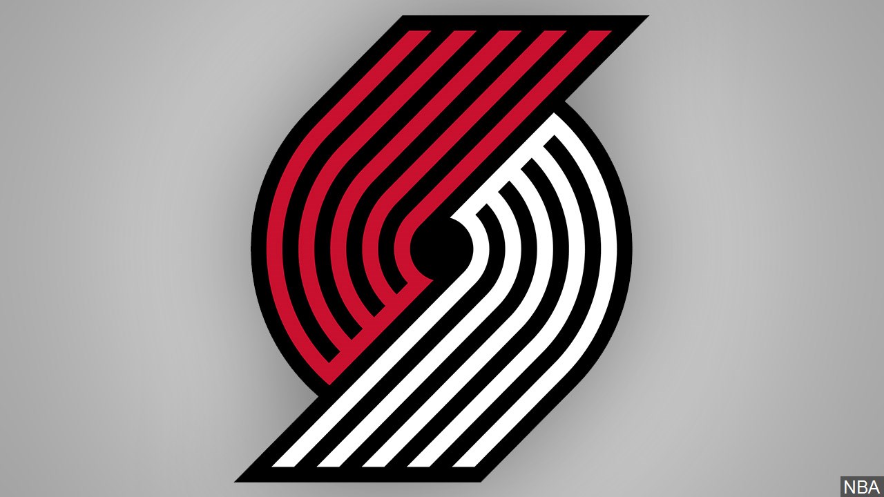 Blazers re-sign Anthony and Hood, sign Jones