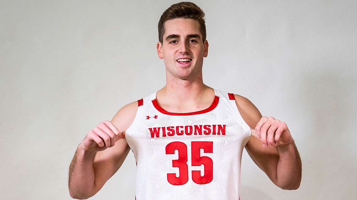 Nate Reuvers looking to lead Wisconsin back to a Big Ten Championship