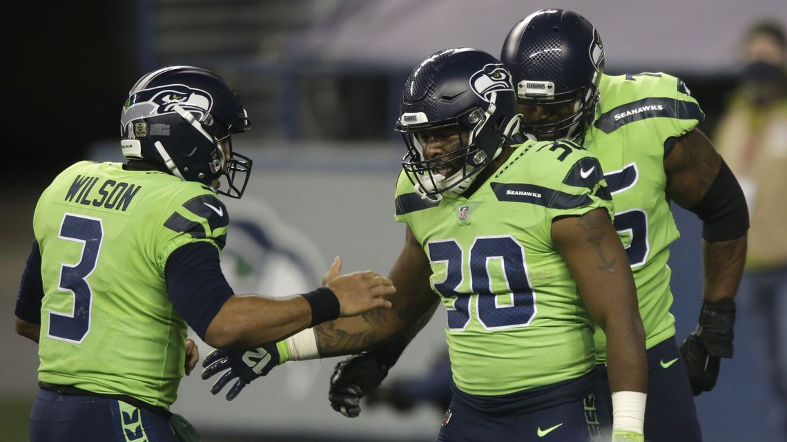 Wilson throws 2 TDs, Seahawks hold off Cardinals 28-21