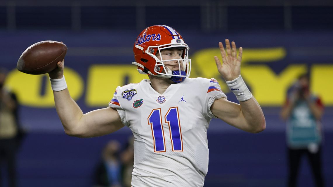 Florida QB Trask officially turns pro after record season
