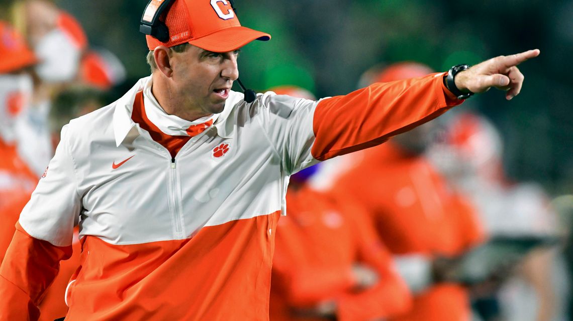 Kelly, Swinney express concern about no families at playoffs