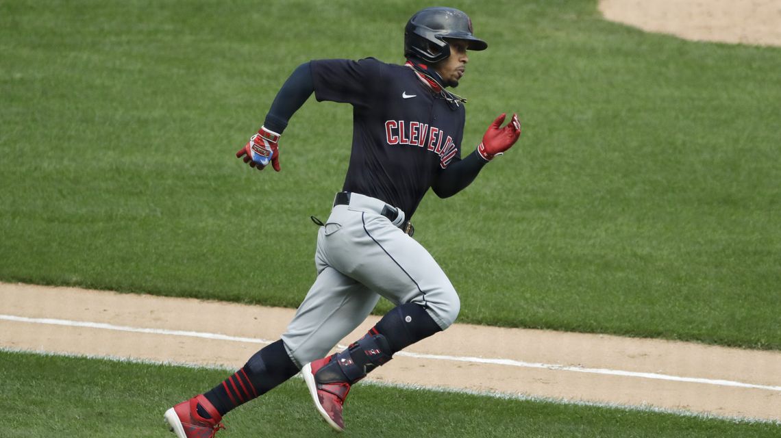 Indians trade star SS Lindor, Carrasco to Mets