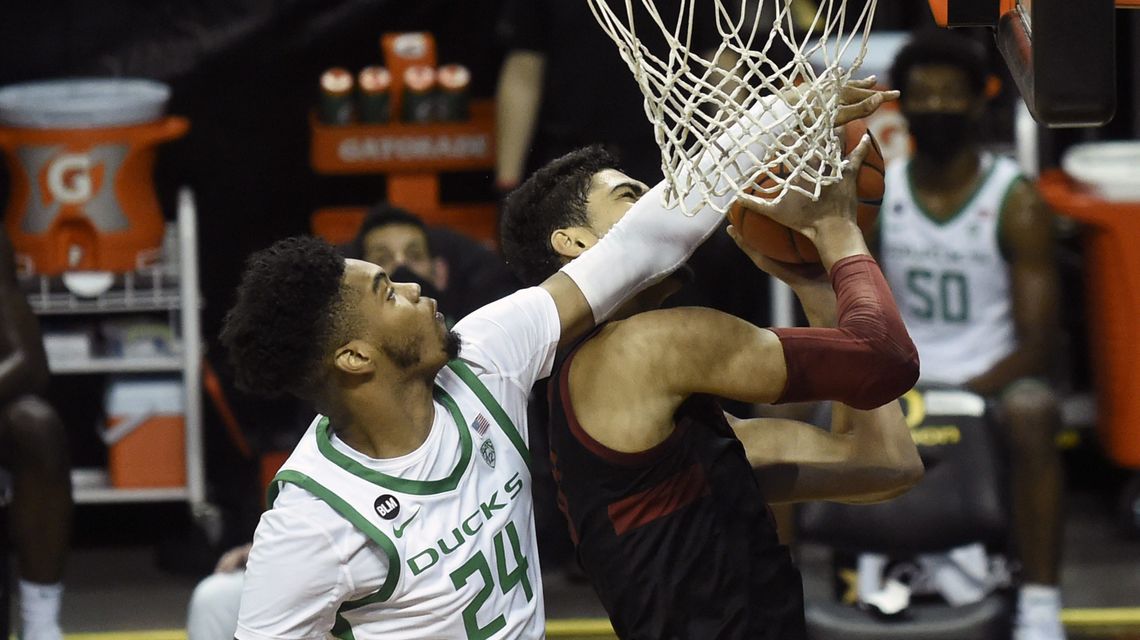 No. 21 Oregon downs Stanford 73-56 for 8th straight win