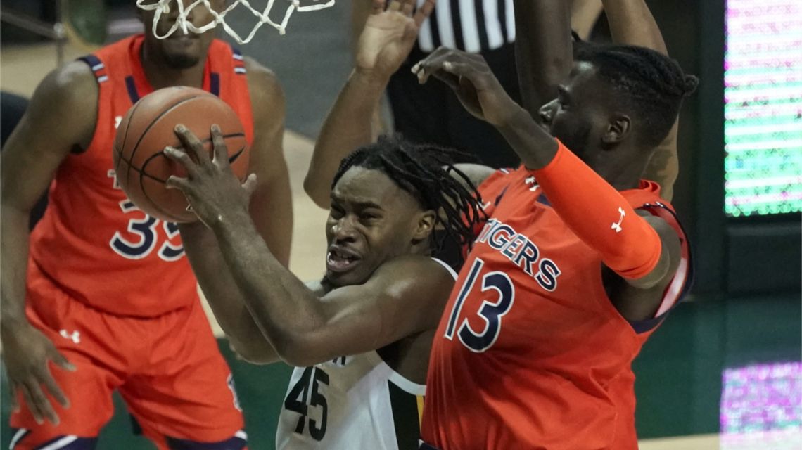 No. 2 Baylor still undefeated after 84-72 win over Auburn