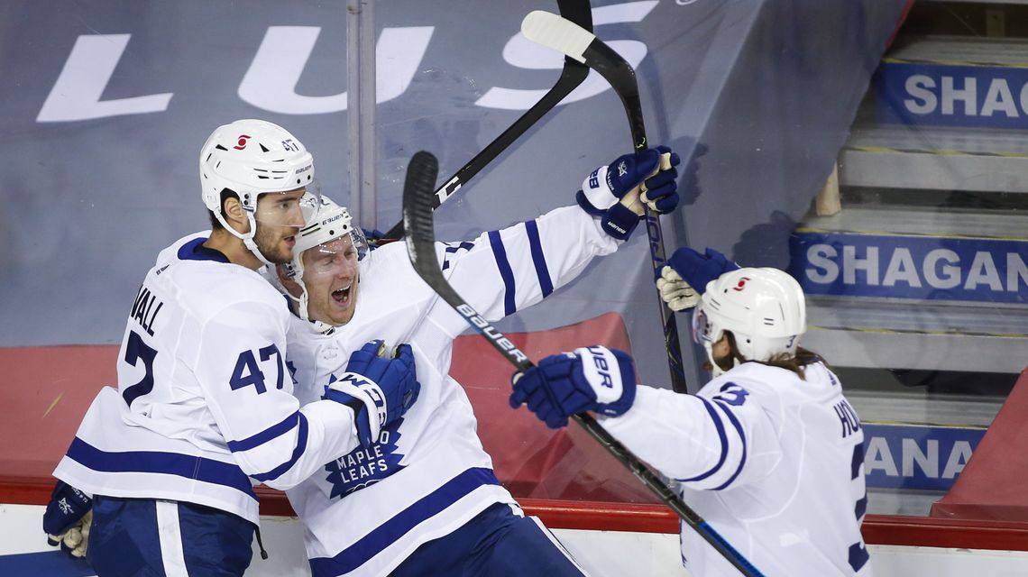 Marner’s goal in 3rd period lifts Maple Leafs over Flames