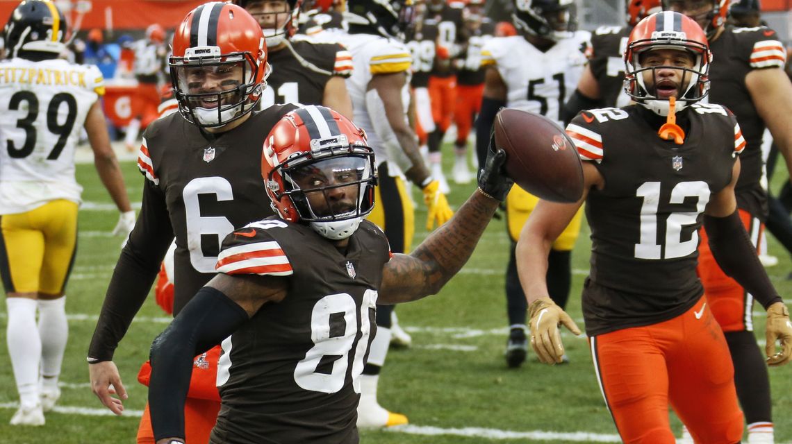 Browns end playoff drought, survive late Steelers rally