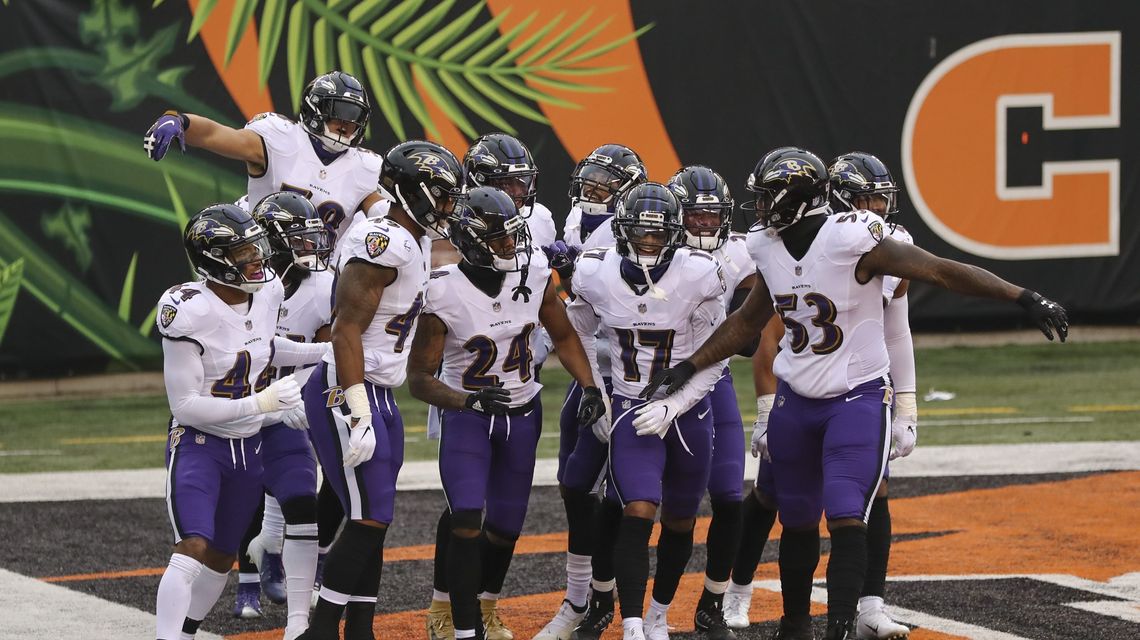 Ravens clinch playoff spot with 38-3 rout of Bengals