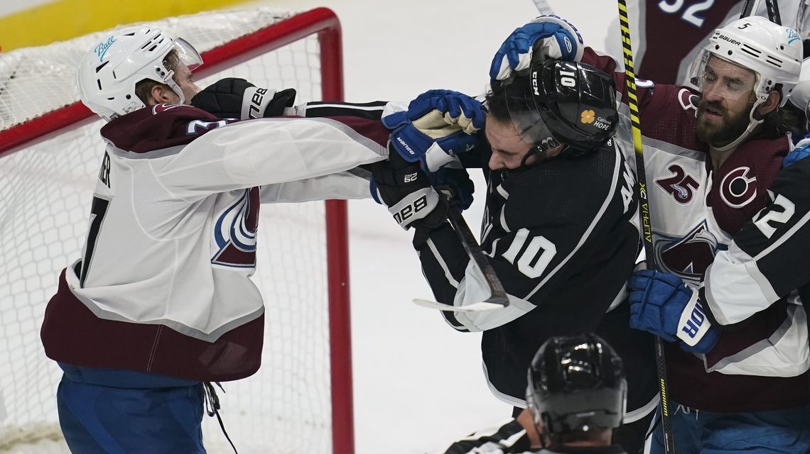 Kempe helps Kings rally past Avs for first win of season