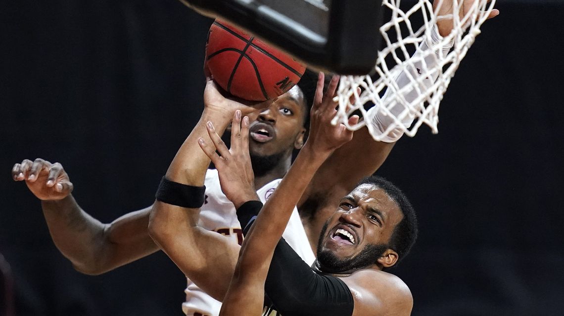 Dubose returns to lead Wake Forest to 69-65 win over BC