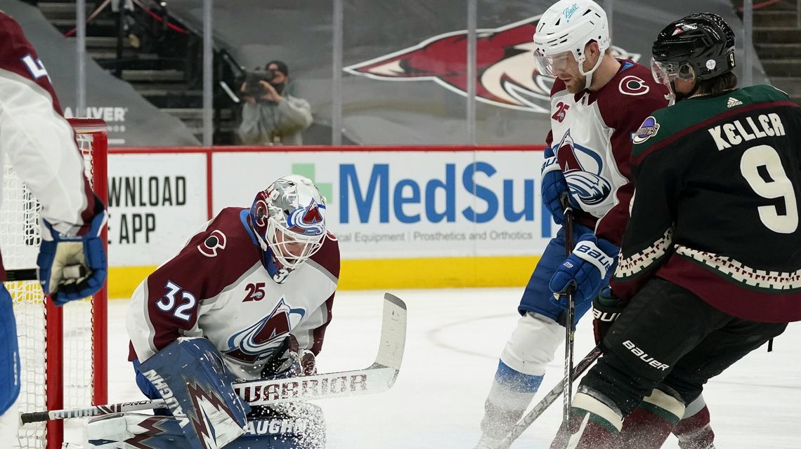 Avalanche hold on in final seconds for 3-2 win over Coyotes