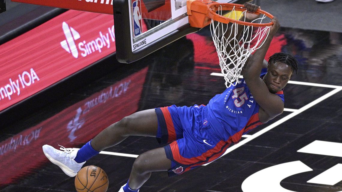 Pistons snap 3-game losing streak with 105-93 win over Magic