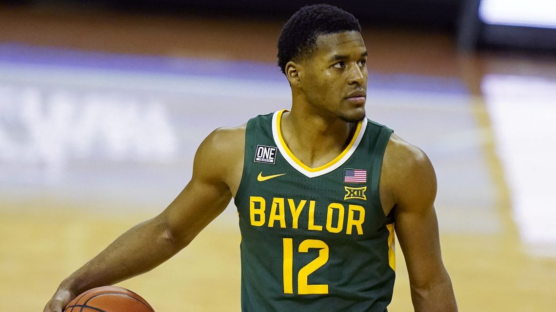 Baylor back from pause, resumes bid for undefeated season