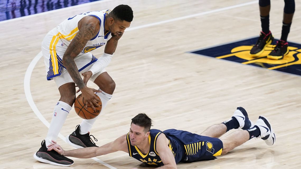 Warriors use late run to pull away from Pacers, 111-107