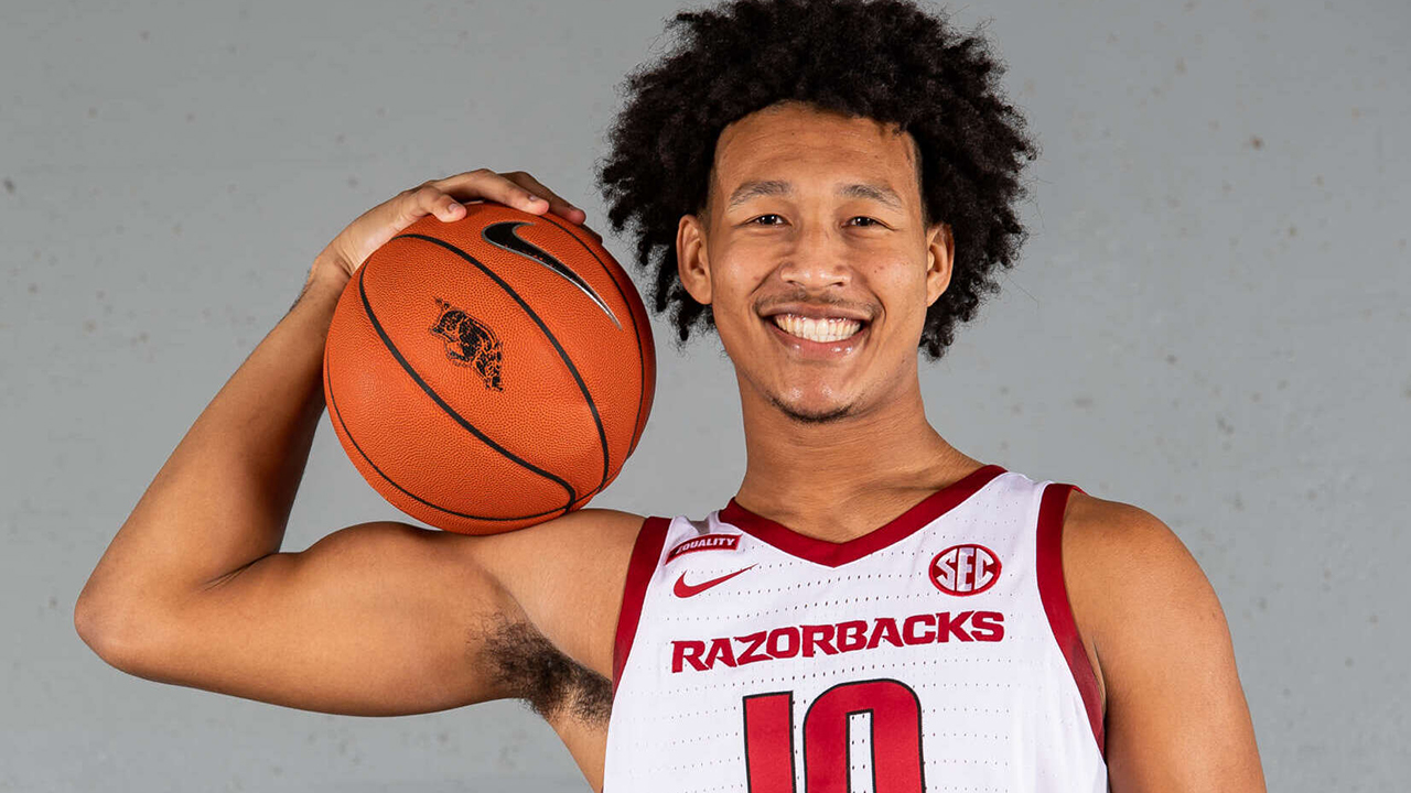 Jaylin Williams making most of his time with the Razorbacks