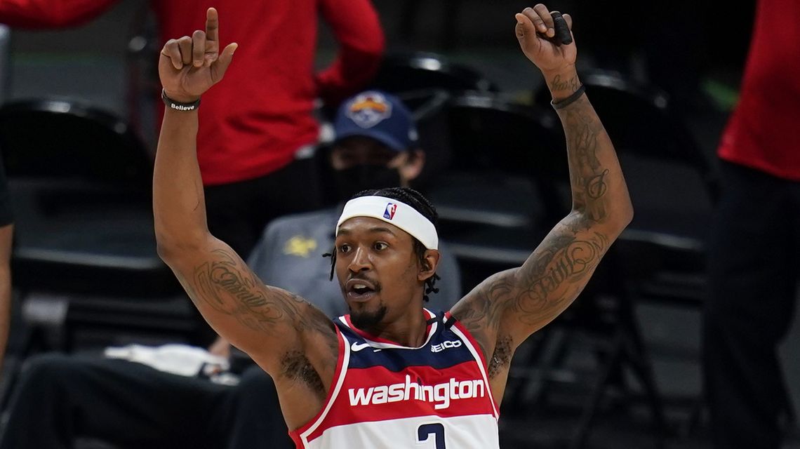 Beal scores 33, Wizards hang on late to beat Nuggets 112-110