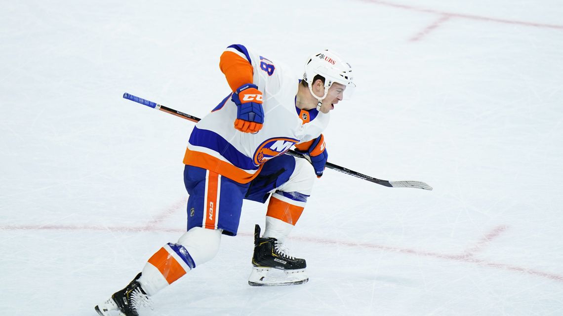 Beauvillier scores in OT, gives Isles 2-1 win over Flyers