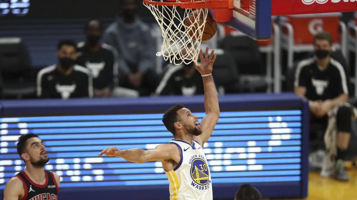 Curry returns with 32 points, Warriors beat Bulls 116-102