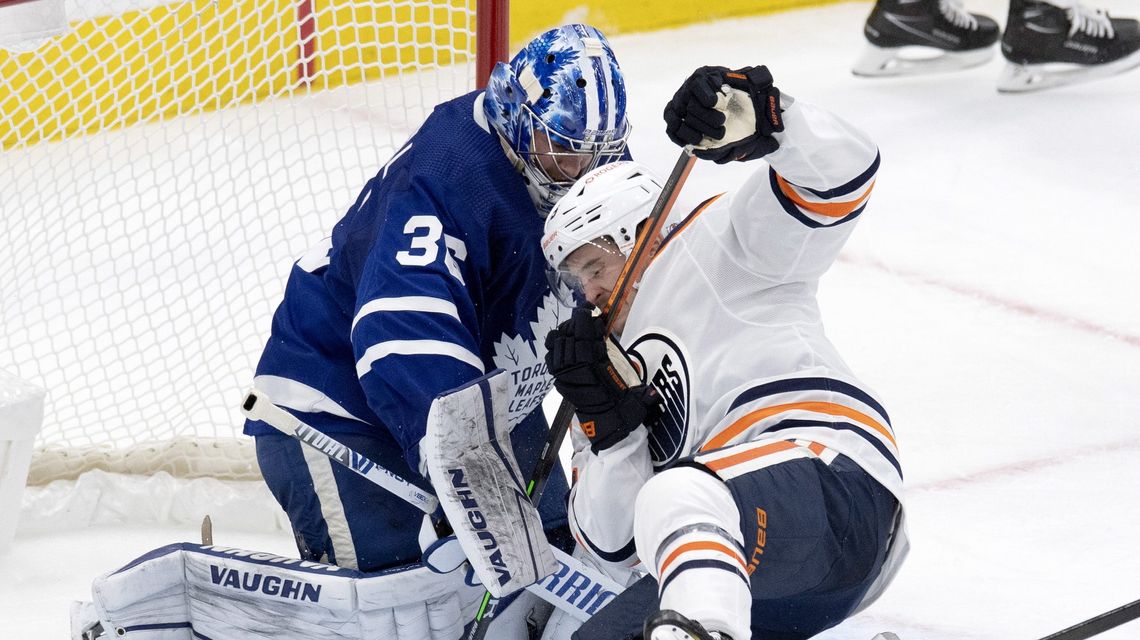 Auston Matthews scores in OT to lift Maple Leafs past Oilers