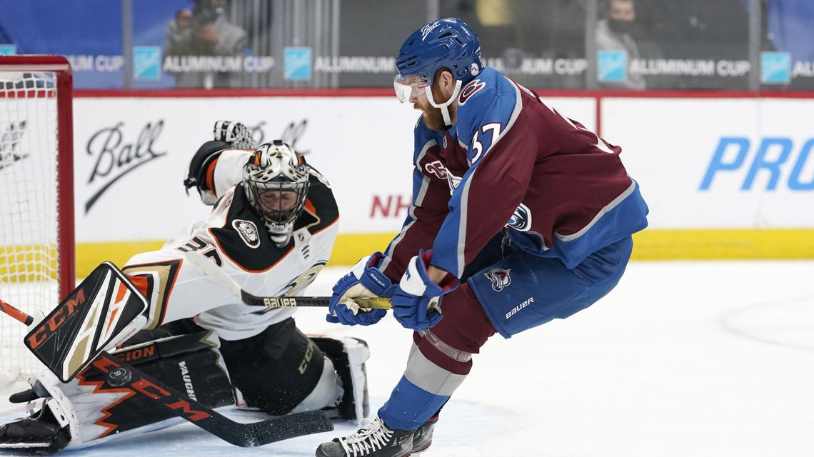 Grubauer gets 100th win as Avalanche beat Ducks 5-2