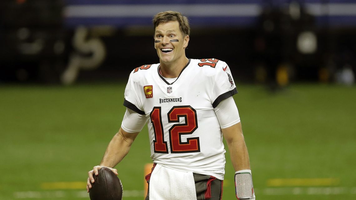 With Brady’s largesse, Bucs keeping title gang together